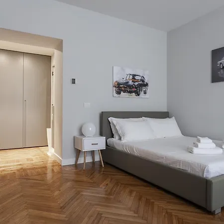 Διαμέρισμα Italianway Volta 10 *